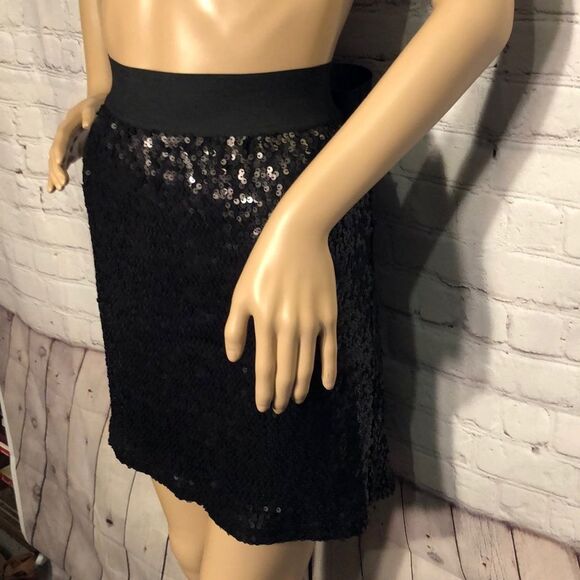 LC Lauren Conrad Black Sequined Skater Skirt Large EUC - Picture 5 of 9